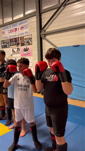 En direct des cours de Kick-Boxing à l’Académie. Renseignements sur www.ashigaru.fr | Academie De Combat Ashigaru