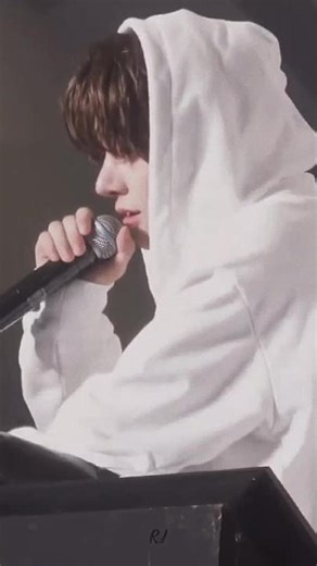 Heartfelt Moments: Jake Crying in Front of Engene at Enhypen Concert