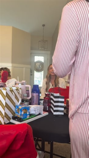 Malorie (Mansfield) Niederhauser on Instagram: "making dreams come true!!!! acting skills 10/10 hahahahha @anthropologie @randamansfield #anthropologierock #christmasprank #sistertok"