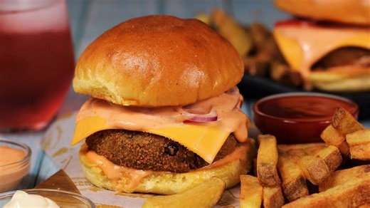 Crispy aloo tikki burger recipe for home cooking