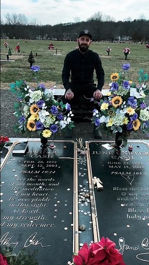 Visiting Johnny Cash and June Carters Grave site | Nashville, Tennessee.