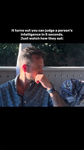 Aleksei Ten | Reel Producer on Instagram: "1️⃣ Slow eating = engaged brain. When someone eats slowly, chews thoroughly, and doesn’t rush — their prefrontal cortex kicks in. The very part responsible for analysis, planning, and calm awareness. Slow eating trains the pause between “I want” and “I act.” Now think how many times you’ve eaten on autopilot… This is how intelligence shrinks — right at the table. 2️⃣ Chaotic eating = impulsive brain. People who shovel food while on the go or scrolling o