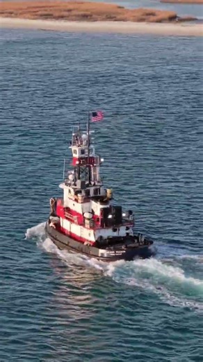 Some tug boat action #tugboats #wrightsvillebeachnc