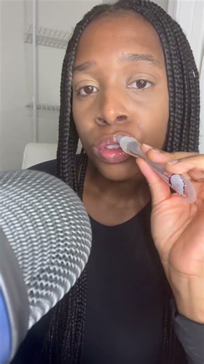 ASMR: Cute Kisses & Lipgloss #tinglewithme #visualtingle #feelthetingle #asmr #asmrcommunity