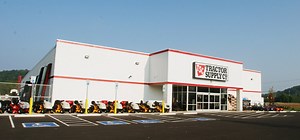 Tractor Supply Company Store Hosts Grand Opening