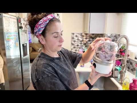 Hotel sink hand-washing? We’re done with that 🙅‍♀️ This mini portable washing machine has been a