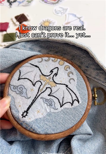Embroidery Dragon: Fourth Wing & How to Train Your Dragon