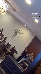 173K views · 931 reactions | That's one eway to guarantee a big tip | Metro | Facebook