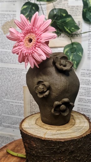 making a handmade vase inspired by pinterest 🌸 |pinch pot #shorts #pottery #ceramic #aesthetic