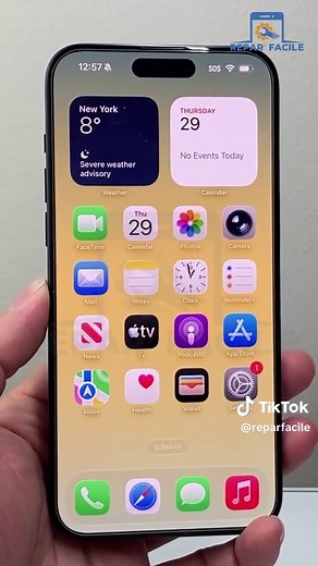 📱 Redémarrer un iPhone sans toucher l’écran Ton écran est bloqué ou ne répond plus ? 😱 Voici comment forcer le redémarrage de ton iPhone sans utiliser l’écran. Dans cette vidéo tu vas apprendre : ✅ La combinaison des boutons ✅ Comment redémarrer un iPhone bloqué ✅ Forcer le redémarrage sans perdre de données 💡 Astuce très utile si l’écran est figé. 👍 Like si l’astuce t’aide 💬 Dis-moi si ton iPhone s’est déjà bloqué 🔔 Abonne-toi à Répare Facile pour plus d’astuces smartphone #iPhoneBloque #