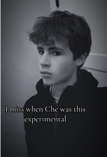 I feel like with Che’s recent deluxe, his dedication for his music has dropped by a landslide along with his experimentalism for his songs. #fyp #che #saysosays #restinbass #rib