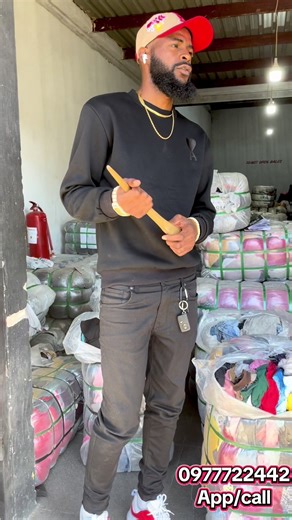 Denim Jacket Styles for Winter: Fluffy and Fleece Options