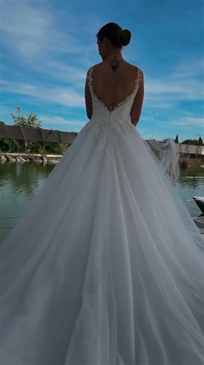 #bridal #bride #princess #weddingdress #wedding #weddinginspiration