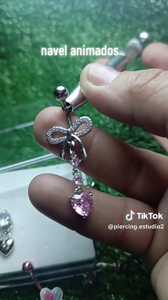 navel piercing animados, hello Kitty, flor y más #navel #navelpiercing #perforacion #perforacionombligo #piercing #piercingstudio #piercings #valencia #centro #joyas