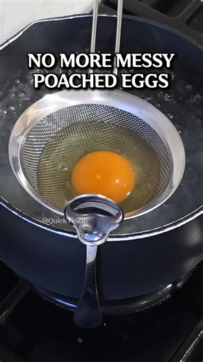 Why professional chefs put a SPOON in a strainer for eggs
