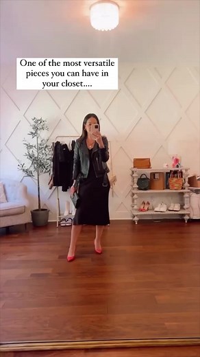 Style tips below, save & follow for more ⬇️ shop thru the link in profile - A simple slip dress can be worn so many ways in Fall & winter! Add a sweater and crop with a belt or tie, add a denim jacket or blazer (you can also add a belt over the blazer too!) Add a leather jacket and heels or combat boots to switch it up! Take a button down and twist and tuck under for a preppy work look - Throw on a graphic tee over the dress with sneakers and a jacket for a casual look - don’t forget you can alw