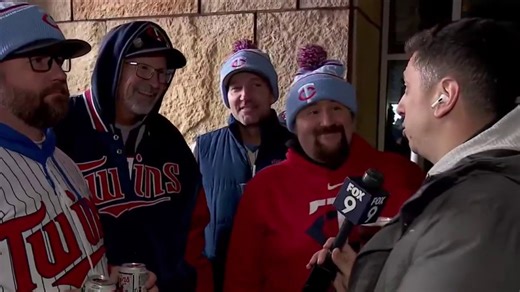 Fans making best of Target Field power outage