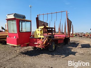 New Holland 1047 Automatic Bale Wagon | Agriculture