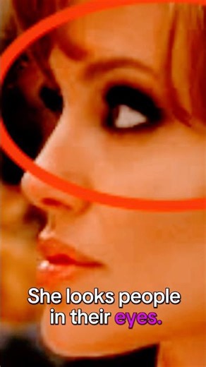 Why You Can’t Look Away From Her Eyes #angelinajolie #thetourist #eyecontact #bodylanguage