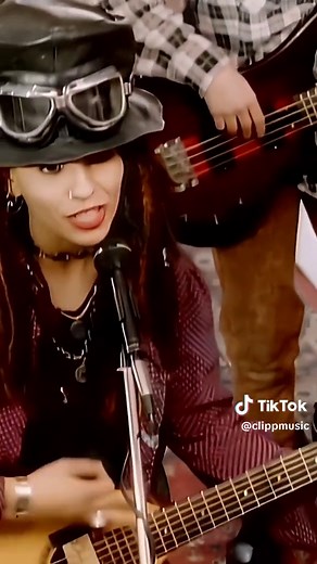 4 Non Blondes - What's Up? (1993) Music Video