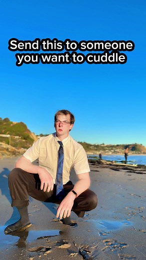 Send this to your cuddle bug 🥰🥰 | bugs having fun together