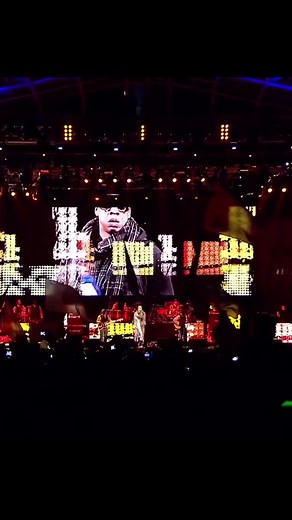 Jay-Z Performing “Wonderwall” at Glastonbury 2008