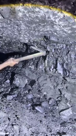 Shiny diamond Hardwork in coalmine 163. #coal #workers #underground #minecraft #viralvideo #shorts