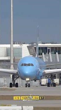 Manchester City LIVERY! ⚽️✈️ Etihad 787 Dreamliner Departure A6-BND #takeoff #aviation #airliner
