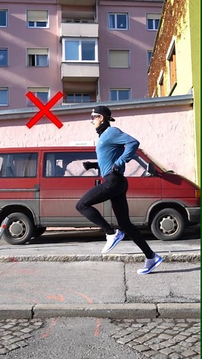 Fabian Hornstein | Run x Tri on Instagram: "Two ways to become a faster runner is to increase stride speed or stride length, something knee drive is key to. However, even though elite sprinters will raise their knees to an angle of up to 90 degrees to the vertical, this should be avoided in regular runs. Negative effects for knees up higher than 45 degrees in normal road runs: ⚡ Wasteful energy for the bouncing motion over a prolonged period of time ⚡ Increased impact on the joints and as a resu