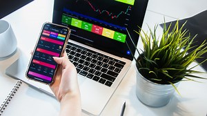 Can I Sell Stock and Buy Back the Same Day? A Trader's Guide