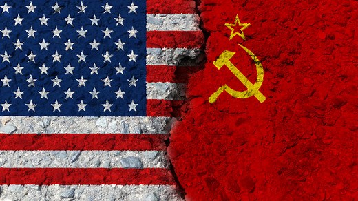 Diferenças entre o capitalismo e o socialismo - Brasil Escola