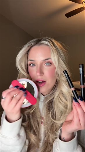 @Smashbox Cosmetics new contour sticks?!?! OBSESSED 💋 #smashbox #contour #contoursticks #contourroutine #smashboxcontour