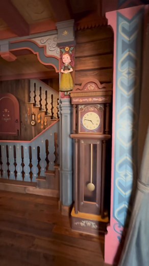 ❄️✨ A dream come true at EPCOT’s Norway Pavilion! Today, Zyabella got to meet Elsa and Anna — and the way her whole face lit up was pure Disney magic. 💙👑 From the warm hug with Anna to the way Elsa knelt down and spoke to her like she was the only person in the world, every moment felt straight out of Disney’s Frozen. There’s something incredibly special about meeting these sisters right here in the Norway Pavilion at Walt Disney World — the music, the atmosphere, the energy… it all feels like