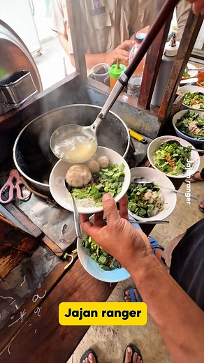 350K views · 4.8K reactions | kaget ketemu bakso 4000 an beli 5000 juga boleh dah dapet bakso besarnya bakso mang herman al falah pagentongan bogor | JAJAN Ranger | Facebook