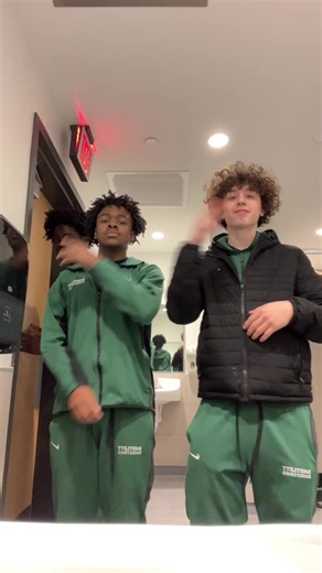 @Rick ✝️ | rick flying