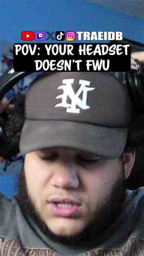 off the intro of the stream btw #traeidb on #youtube , #twitch & #kick #fail #streaming #headset