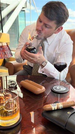Media Corona with a glass of 32 year old Port at The Emory in London 🍂😍🇬🇧