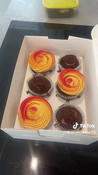 Star Wars Lava Cake and Cupcakes Tutorial