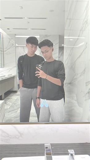 Creative Mirror Pics Using CapCut