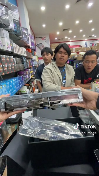 Unboxing RTX 5070 Ti! 🖤🎮 GPU Baru, jom rasai pengalaman gaming level dewa! 🔥 #RTX5070Ti #Gaming #GamingRevolution