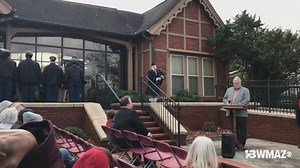 Over 100 people gather to place wreaths on veteran graves at Macon cemetery