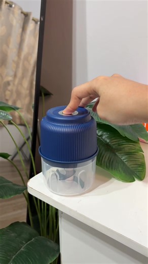 Efficient Garlic Chopper for Quick Cooking