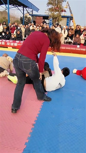 Wrestling: Individual vs Ice Stick - Fun Matters More Than Winning