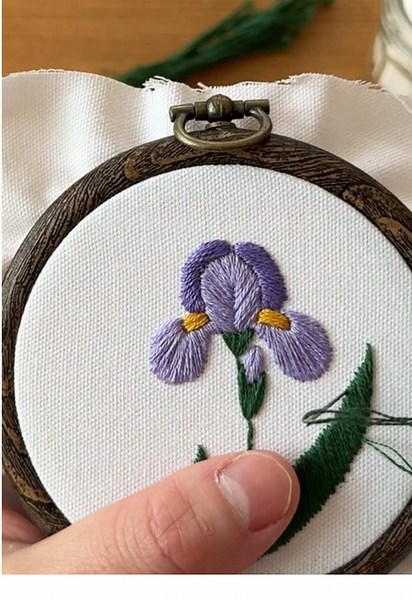 春のアイリス刺繍教室で手仕事を楽しもう