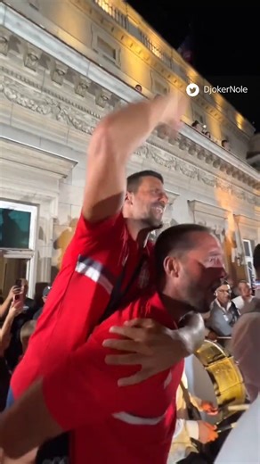 These scenes as Novak returns home with his gold 🥇🇷🇸🔊 | Sky Sports