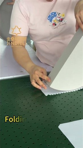 Hand-wrapping a semi-circular box | Curved packaging by Jindieli Packaging