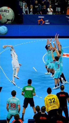 One last second to become champions 😳🏆 #ehfel #handball #håndbold #elm #ehffinals