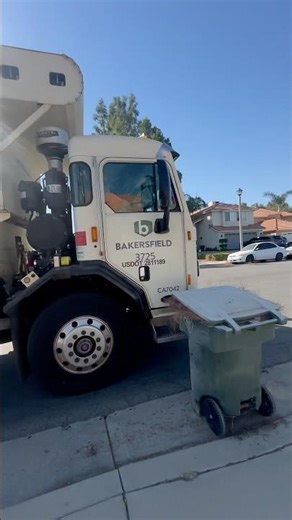 Peterbilt 520 #garbagetruck #peterbilttruck #work #green #trucking #waste #working #viral #vlog