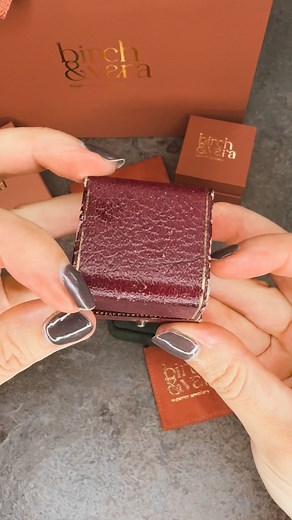 Vintage.. ❤️ A perfectly quaint ladies signet ring … this is a vintage piece set with a smoothly cut carnelian stone. Carnelian as a stone has been used in jewellery and seals since ancient times, symbolising properties such as courage, vitality, and good fortune 🔮.. this will be a nice piece to own . please message me for more details if you would like this piece. #jewelleryaddict #vintagejewellery #prelovedjewellery #jewellery #oldjewellery #rings #ringsofinstagram #gold | Birch&Vara