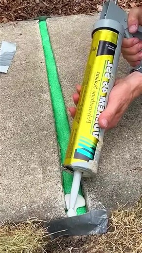 Virtue Awaits on Instagram: "How To Fix Any Sidewalk Crack Using These Simple and Common Materials #diyhomedecor #diy #outdoordiy #gardendiy #diybuild #homegarden #howto #gardenideas #homedecorideas #diyproject #reels"